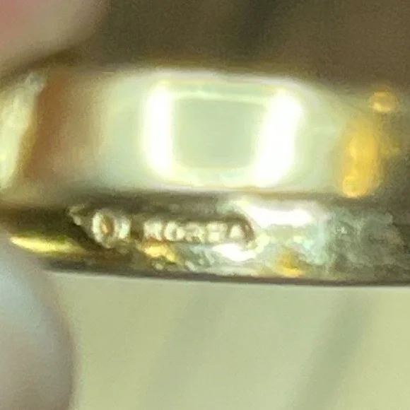 Vintage KOREA Gold Plated Cubic Zirconia Emerald Green Color Band Ring Size 8 - Picture 4 of 6